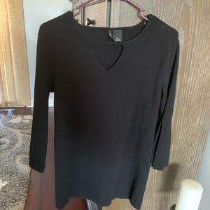 New Directions key hole bell sleeve